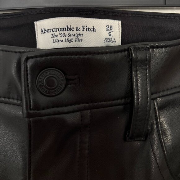 Abercrombie & Fitch Faux Leather 90s Straight Ultra High Rise size 28, 6 L - Picture 4 of 8